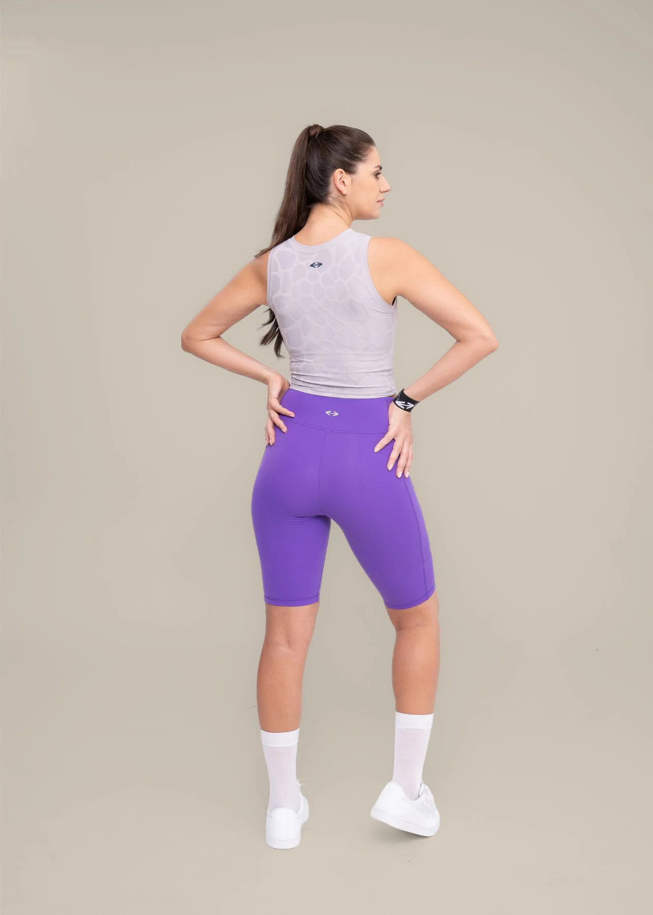 Embossed padded Tank top - Grey - Image 7