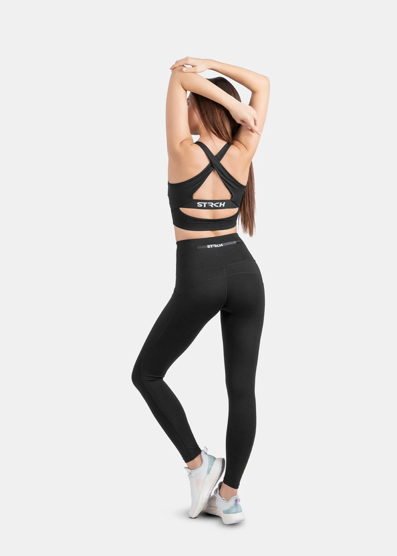 High Support Cross back sports bra - Black - Image 5