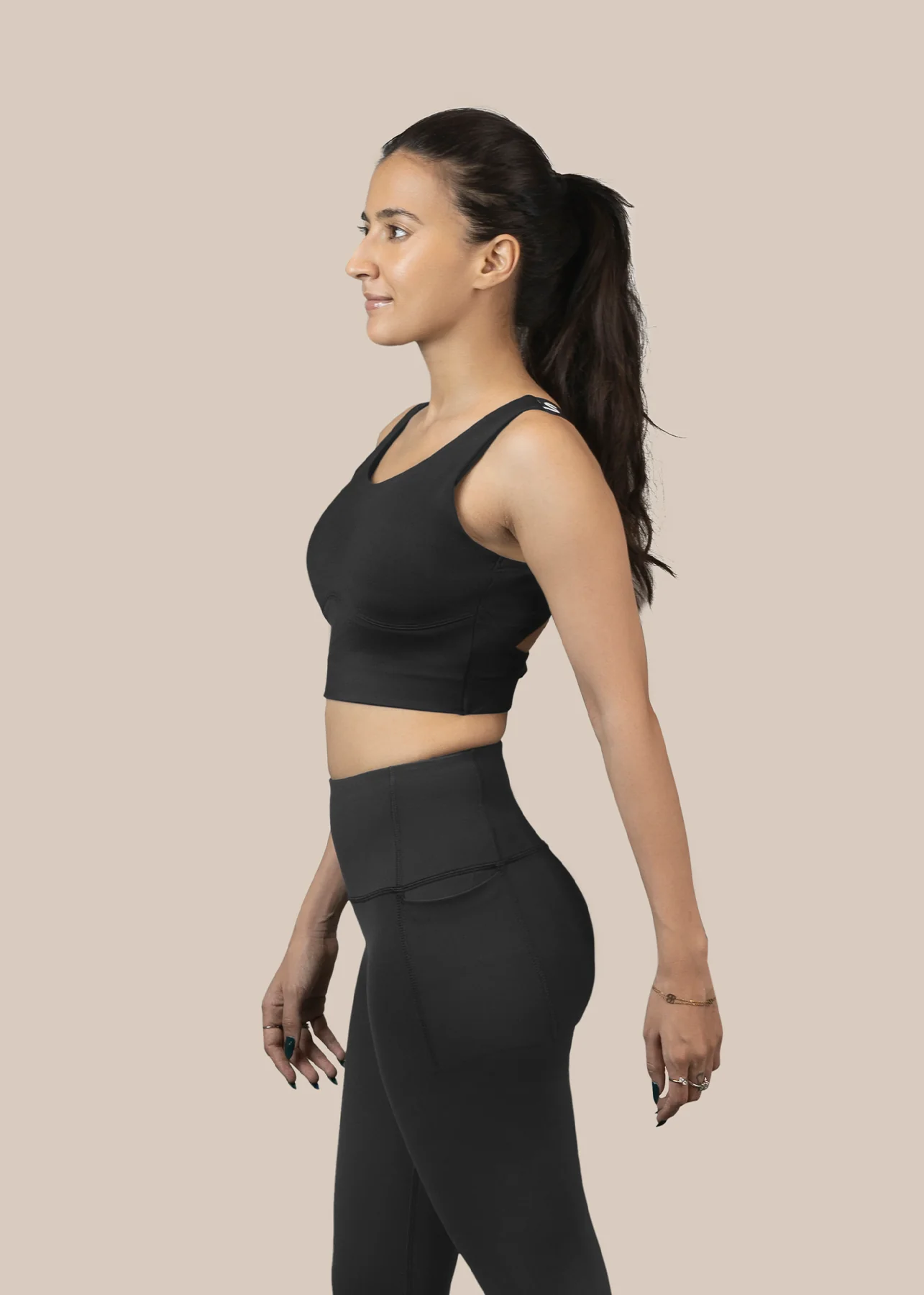 High Impact full coverage sports bra - Black - Image 4