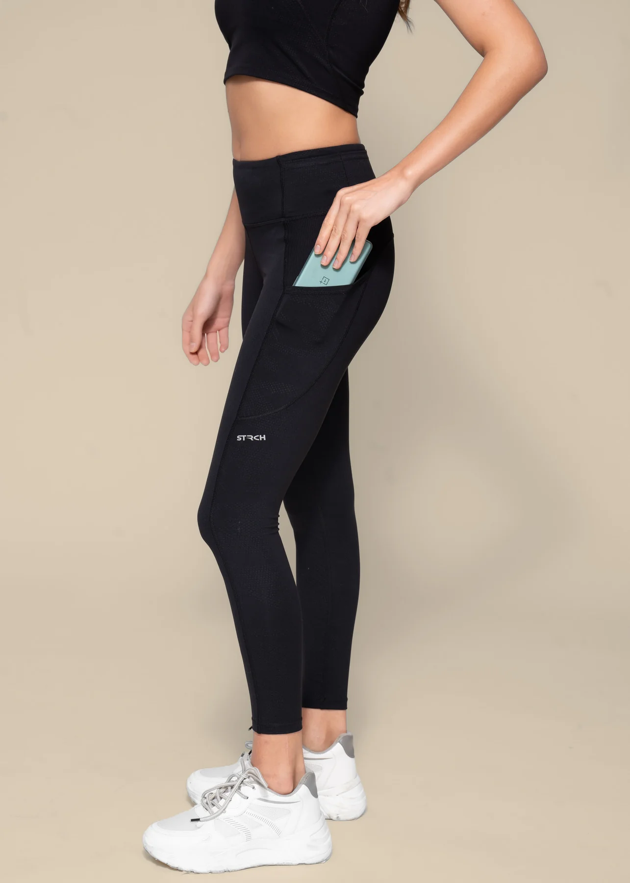 Play Core Embossed leggings - Black - Image 4