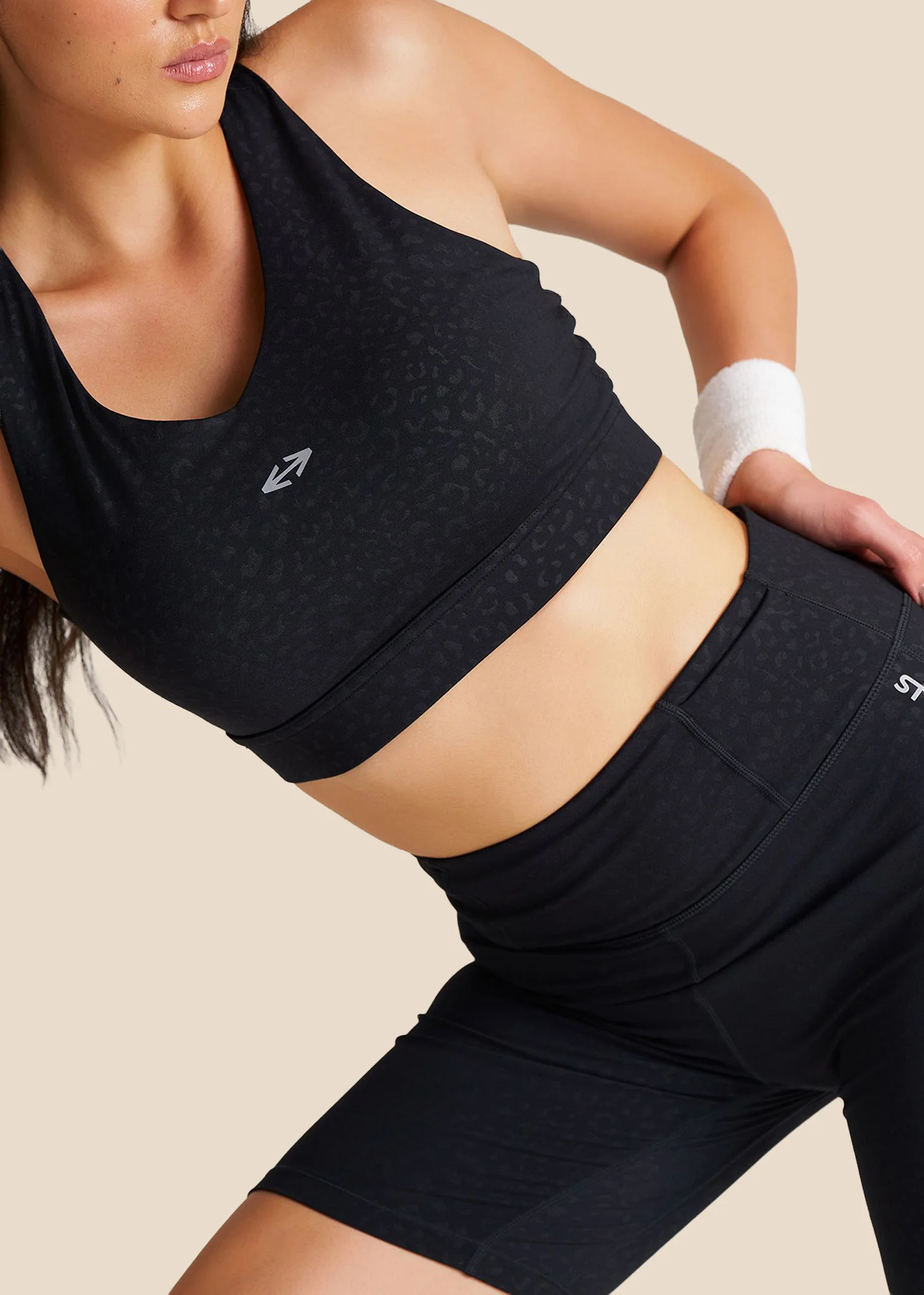High Impact Leopard Embossed Sports bra - Black - Image 4