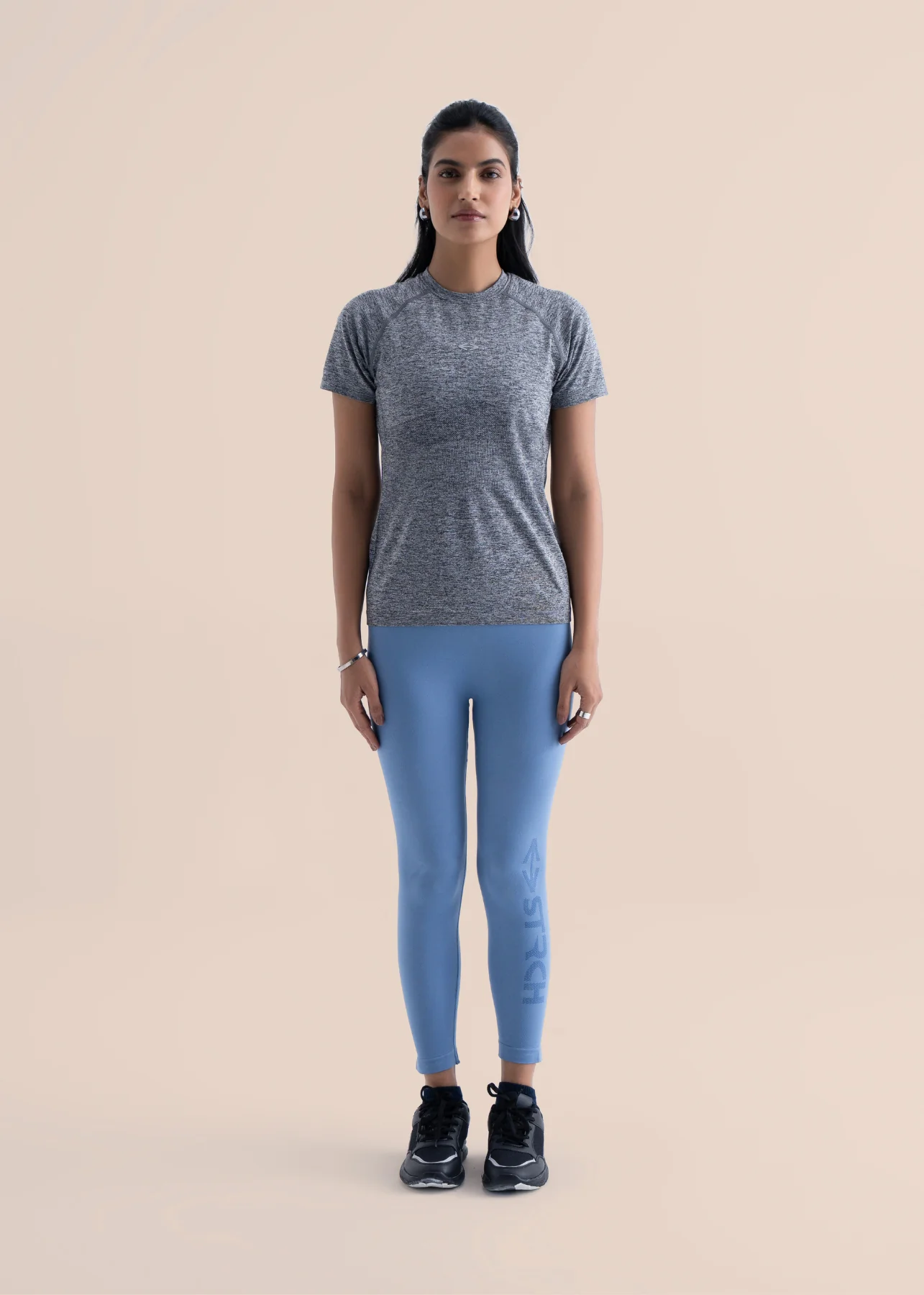 Seamless workout Regular Tee - Dark Grey - Image 4