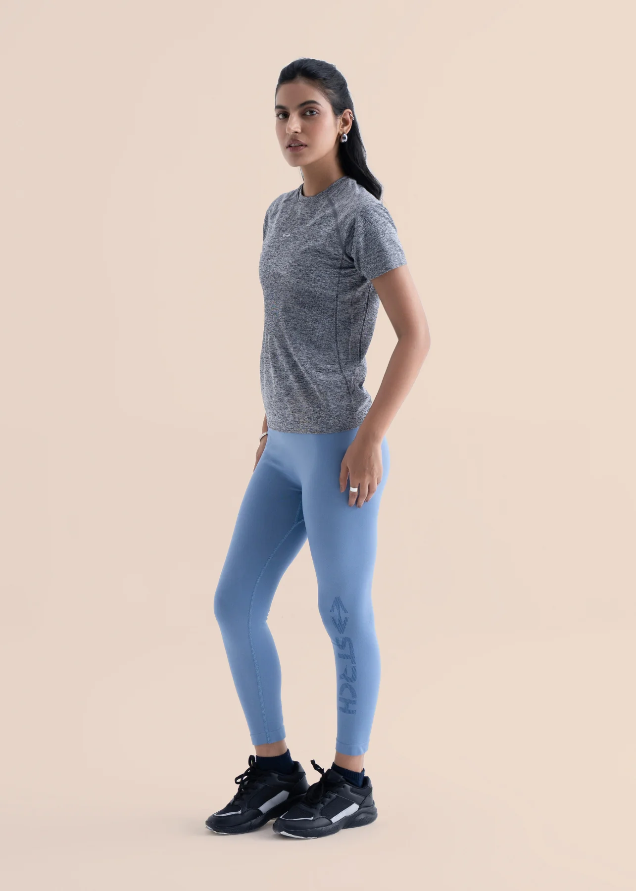 Seamless workout Regular Tee - Dark Grey - Image 5