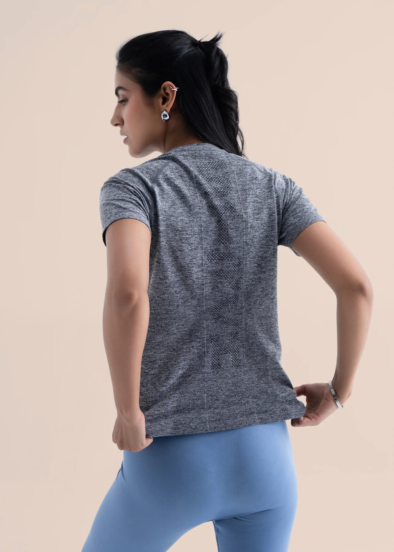 Seamless workout Regular Tee - Dark Grey - Image 7
