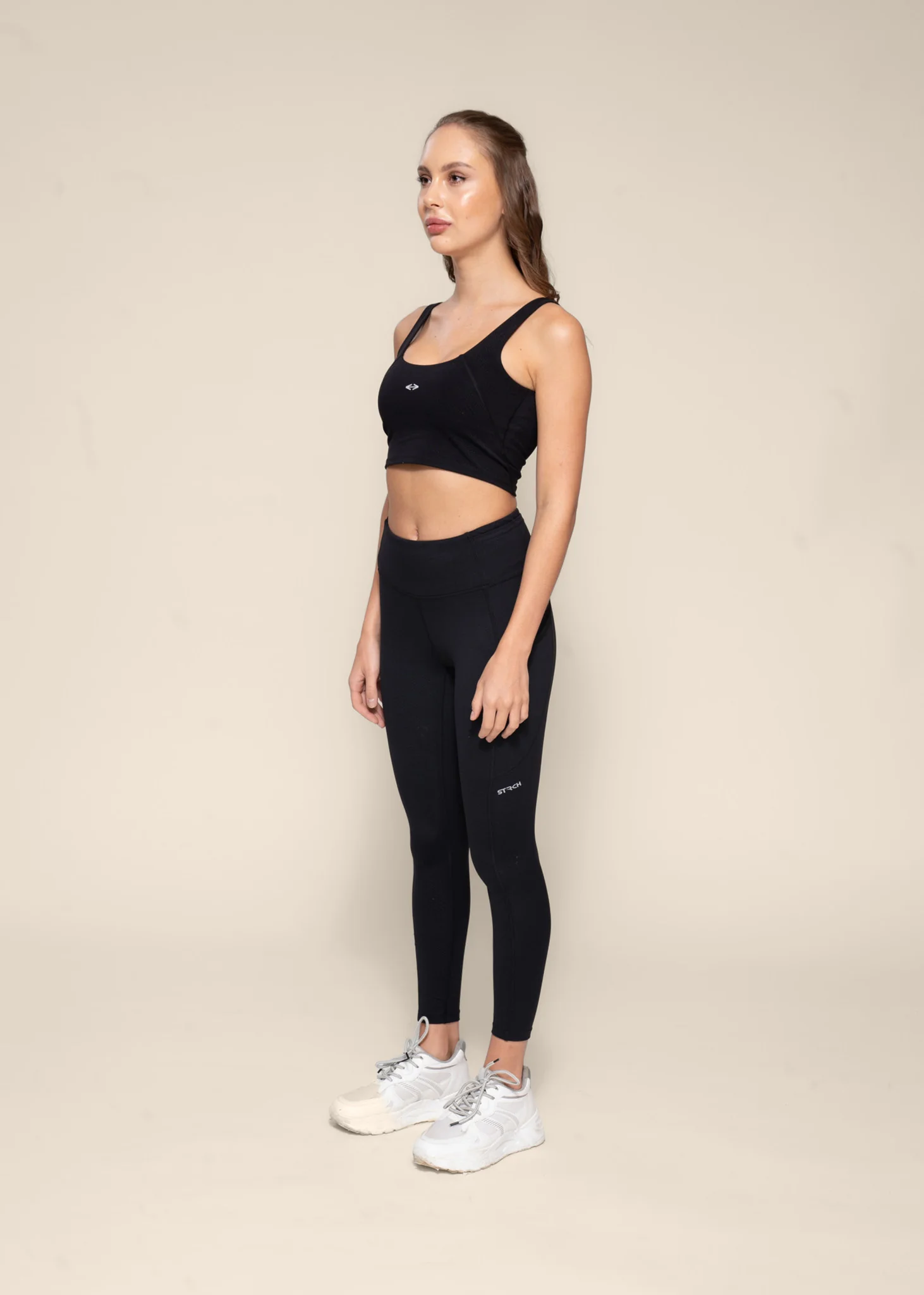 Medium Impact high coverage bra tank - Black - Image 4