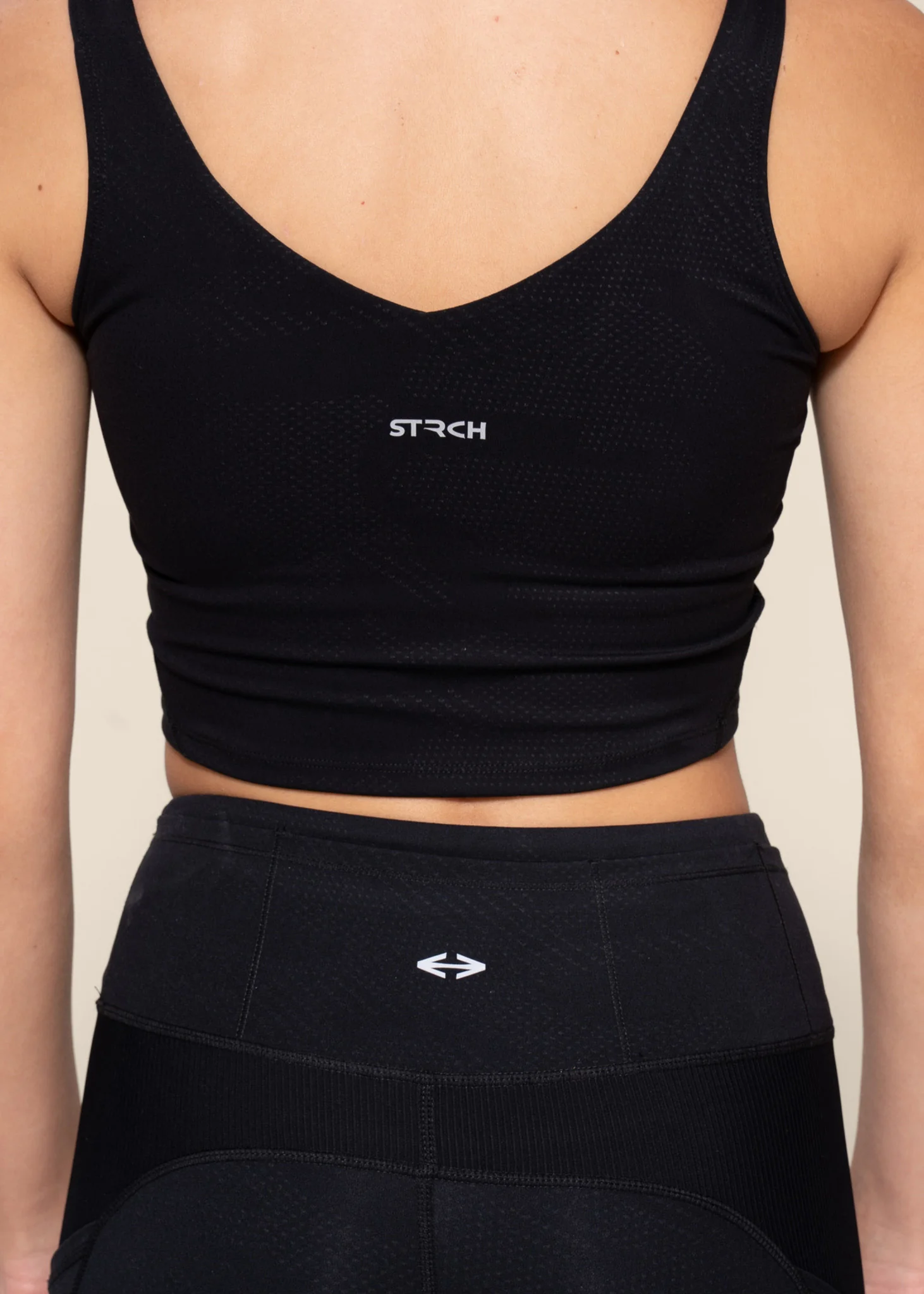 Medium Impact high coverage bra tank - Black - Image 6